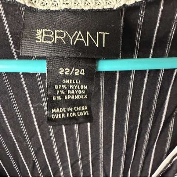 Womens Lane Bryant Size 22/24 Long Sleeve V Neck Blouse Top - Picture 2 of 4